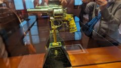 Revolver-dAlexandre-Cesses